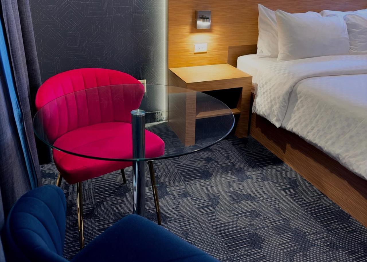 Le Fabreville Motel & Suites Laval Zewnętrze zdjęcie
